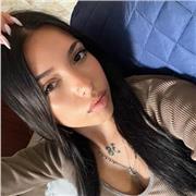 studentessa offre lezioni di inglese e francese